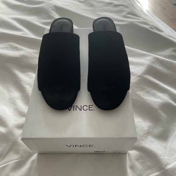 VINCE women’s Bartley 2 Black Suede Sandal (9.5) - Picture 3 of 3